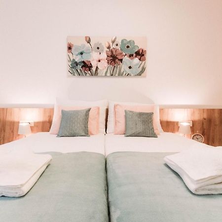רייקה Apartments Fiorello מראה חיצוני תמונה