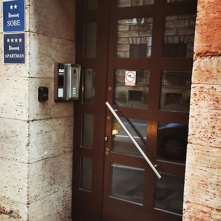 רייקה Apartments Fiorello מראה חיצוני תמונה