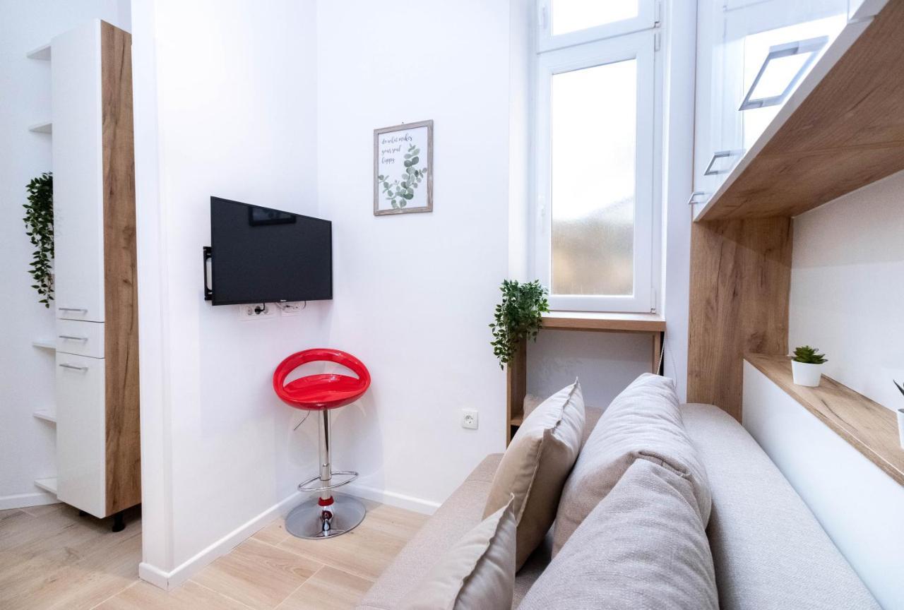 רייקה Apartments Fiorello מראה חיצוני תמונה