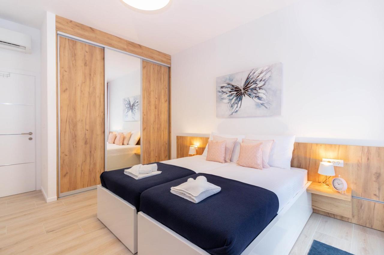 רייקה Apartments Fiorello מראה חיצוני תמונה