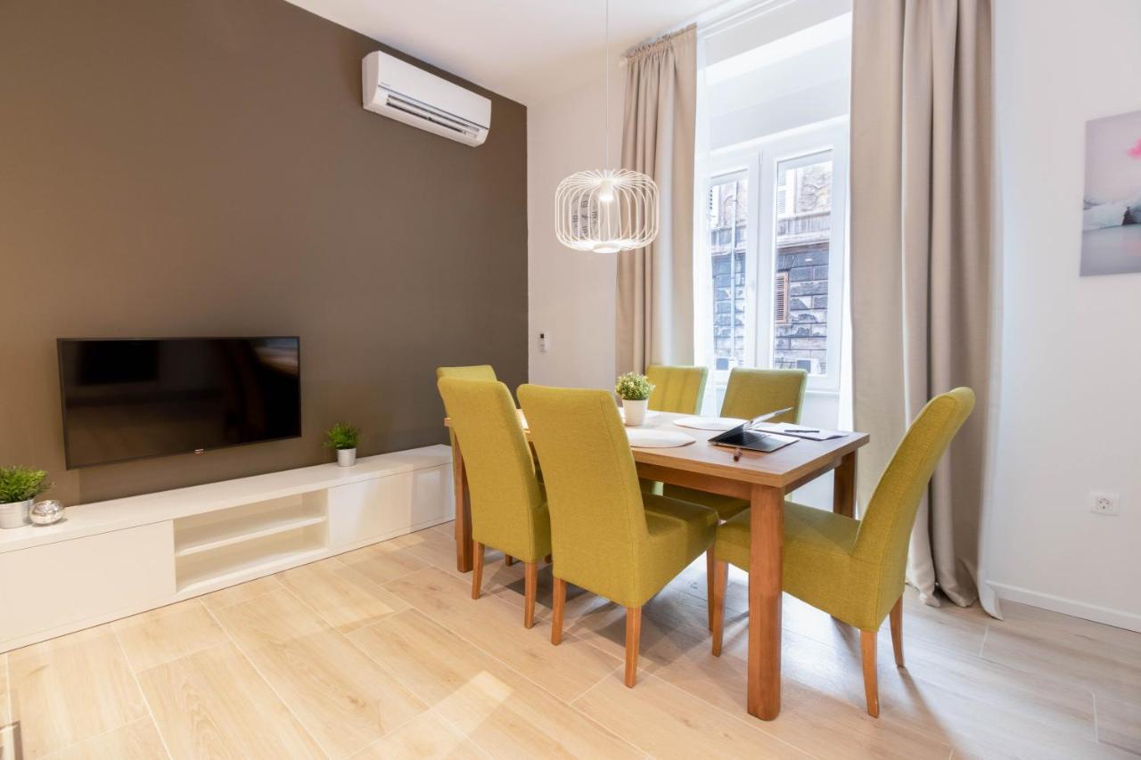 רייקה Apartments Fiorello מראה חיצוני תמונה