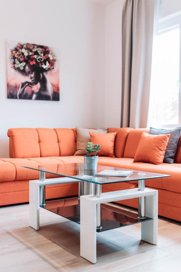 רייקה Apartments Fiorello מראה חיצוני תמונה