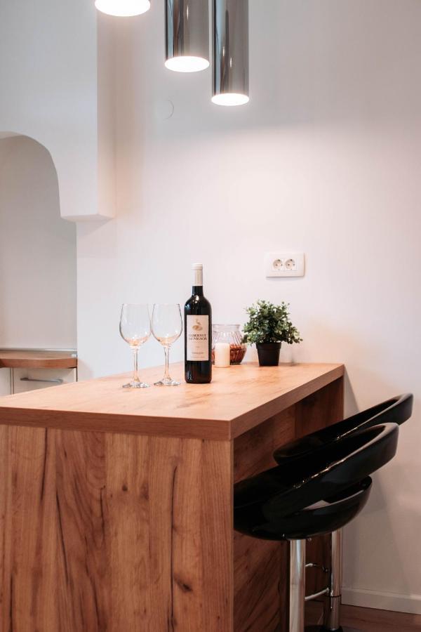 רייקה Apartments Fiorello מראה חיצוני תמונה