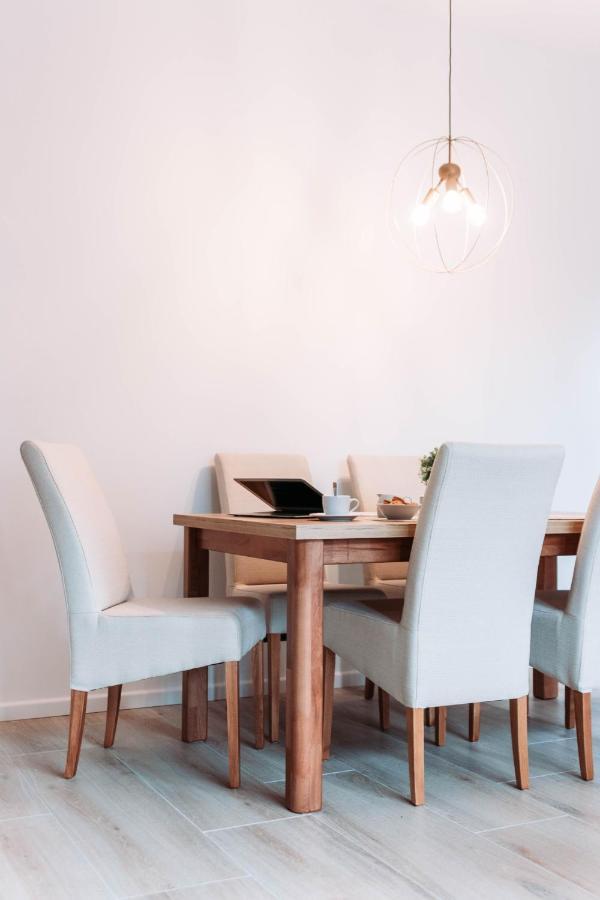 רייקה Apartments Fiorello מראה חיצוני תמונה