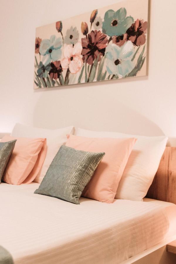 רייקה Apartments Fiorello מראה חיצוני תמונה