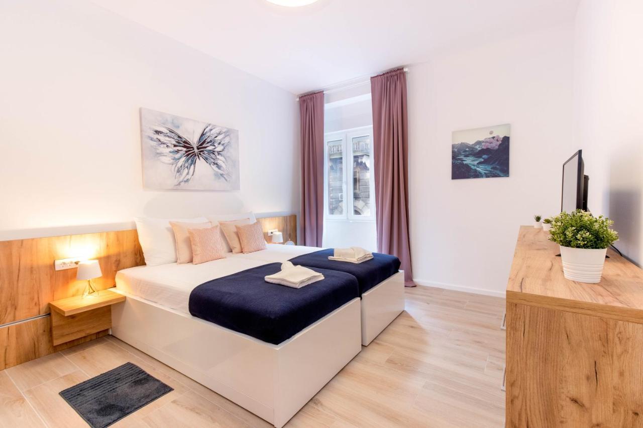 רייקה Apartments Fiorello מראה חיצוני תמונה